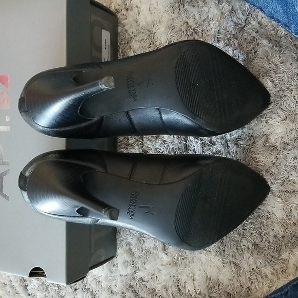 Shoes - Picture 3 of 4